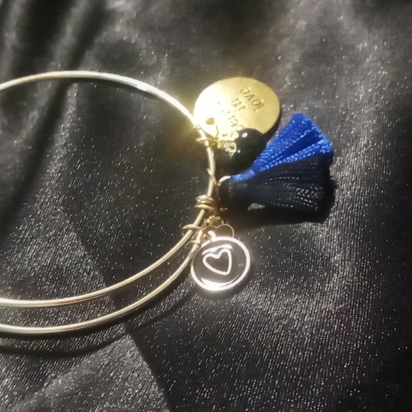 Believe in love charm bangle expandable. - Picture 3 of 4